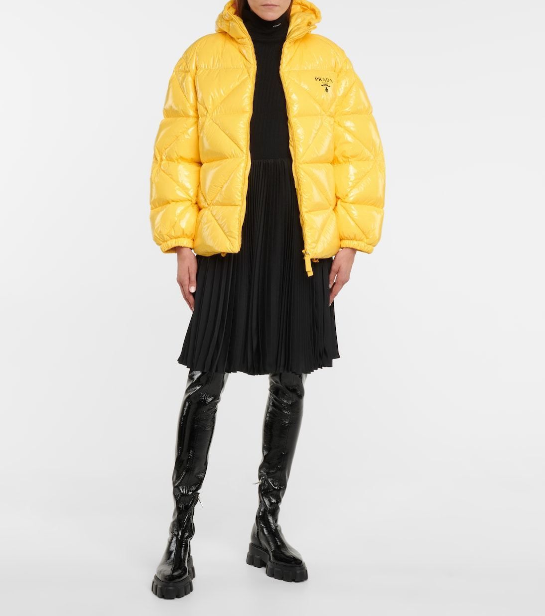【希少】 PRADA Re-Nylon ロゴ入り ギャバジン ダウンジャケット 口コミ・レビュー｜【希少】PRADA Re-Nylon ロゴ入り ギャバジン