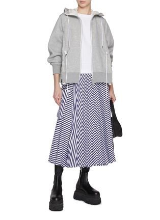 【関税込み】刺繍サイドスプリット コットンTシャツ 関税・送料込】sacai 刺繍 サイドスプリット コットンTシャツ