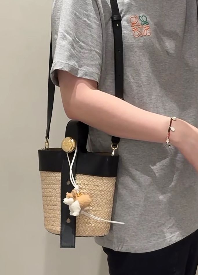 LOEWE】ロエベ ペブル バケットバッグ ミニ ラフィア&カーフ