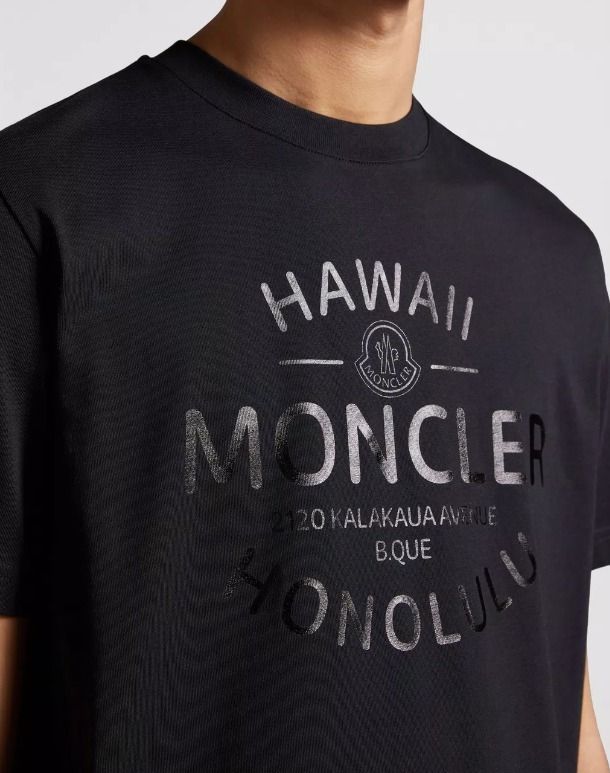MONCLER 2024春夏新作 ラミネートプリント入り 半袖Tシャツ MONCLER 2024春夏新作 ラミネートプリント入り 半袖Tシャツ
