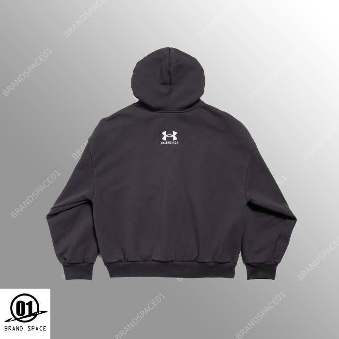 コラボ BALENCIAGA ×アンダーアーマー ジップアップ パーカー