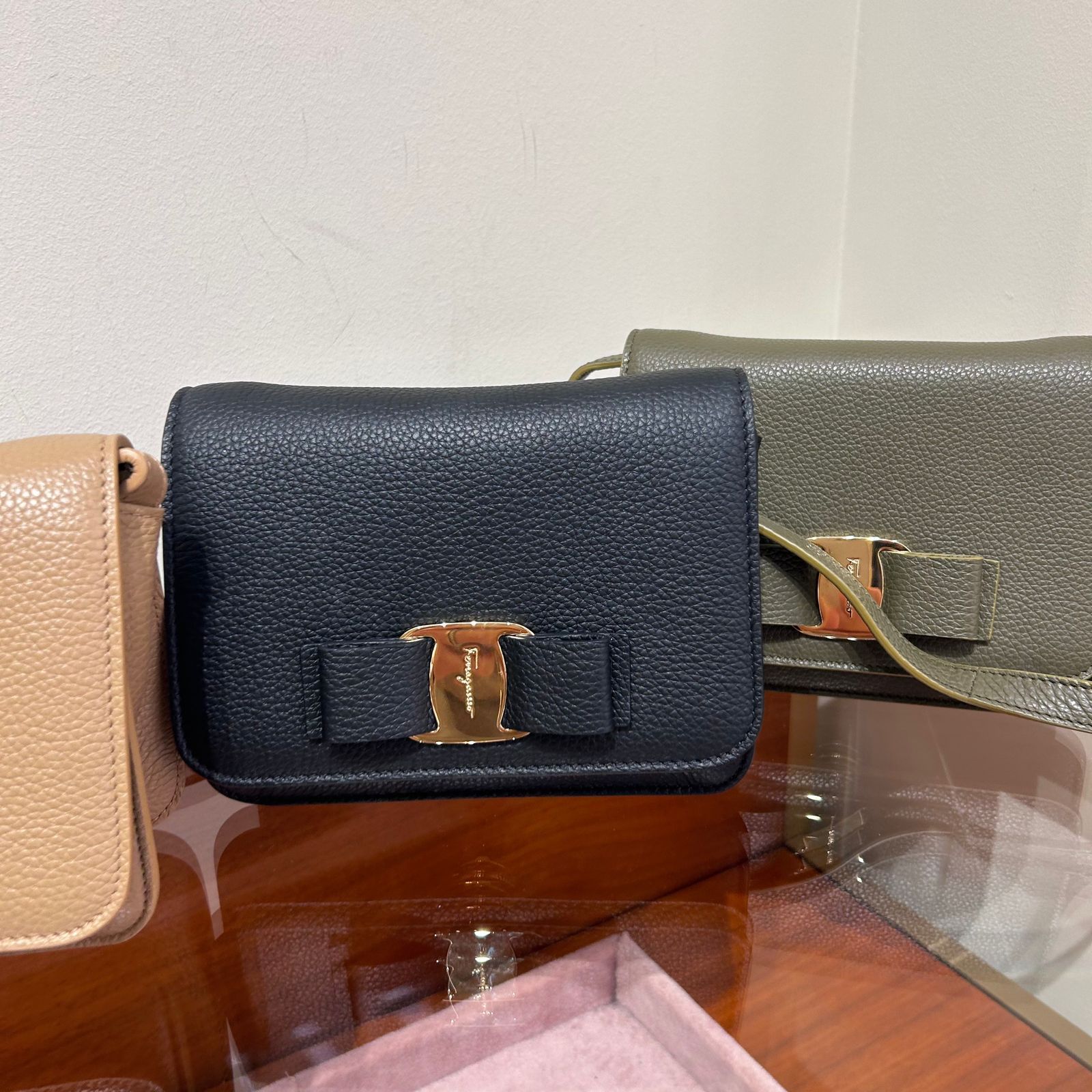 【VIP SALE】フェラガモ FERRAGAMO ロゴ ショルダーバッグ 楽天市場】フェラガモ FERRAGAMO (Salvatore Ferragamo