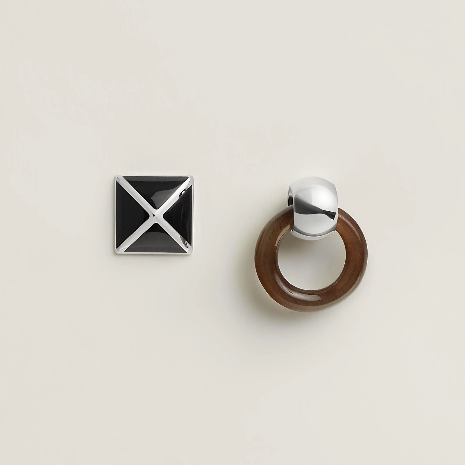 天然ホーンが美しい☆】HERMES☆ピアス 《メドールXO》 (HERMES
