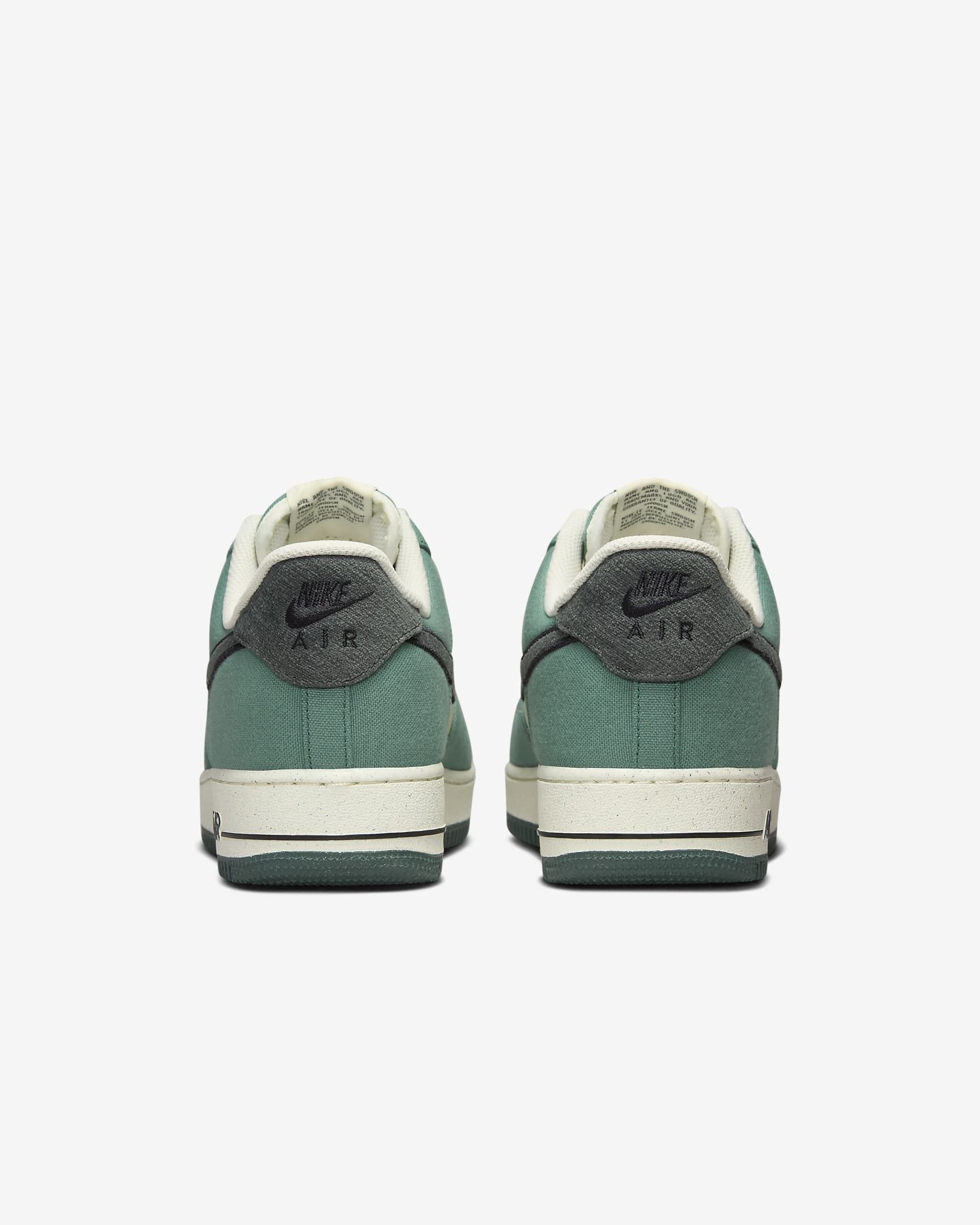 ☆NIKE☆大人気☆AIR FORCE 1 '07 LV8 エアフォース1☆追跡可
