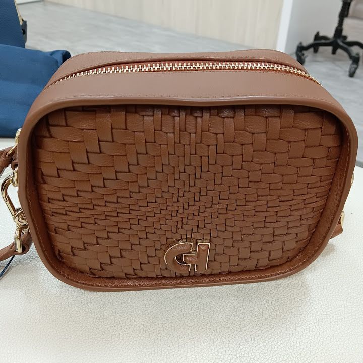 即発送!コールハーン レザー メッシュ ミニ ショルダーバッグ