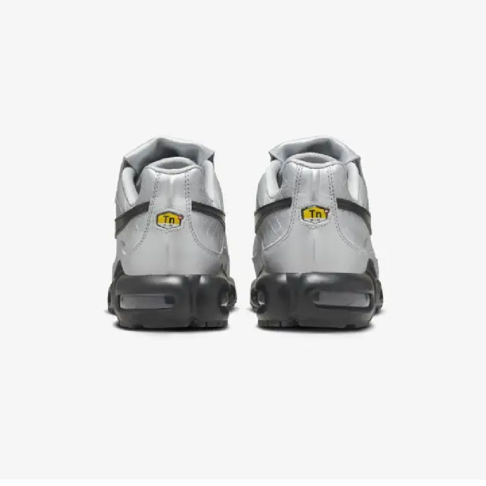 ☆NIKE☆大人気☆AIR MAX PLUS TNPO☆追跡可 (Nike/スニーカー