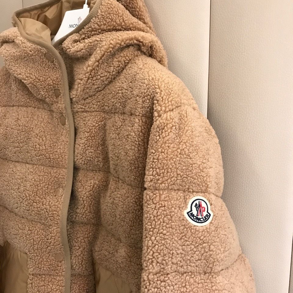 パリ直営店買付【MONCLER】Audrieu テディ素材ダウンジャケット