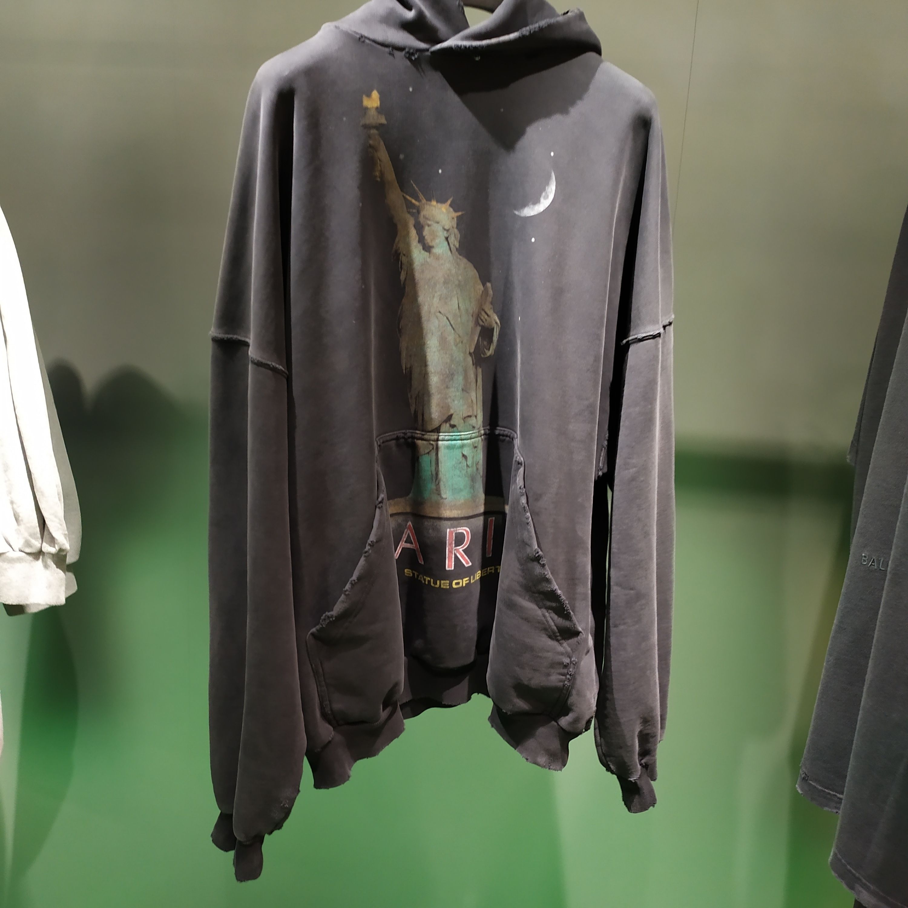 パリ直送!【BALENCIAGA】PARIS LIBERTY HOODIEオーバーサイズ