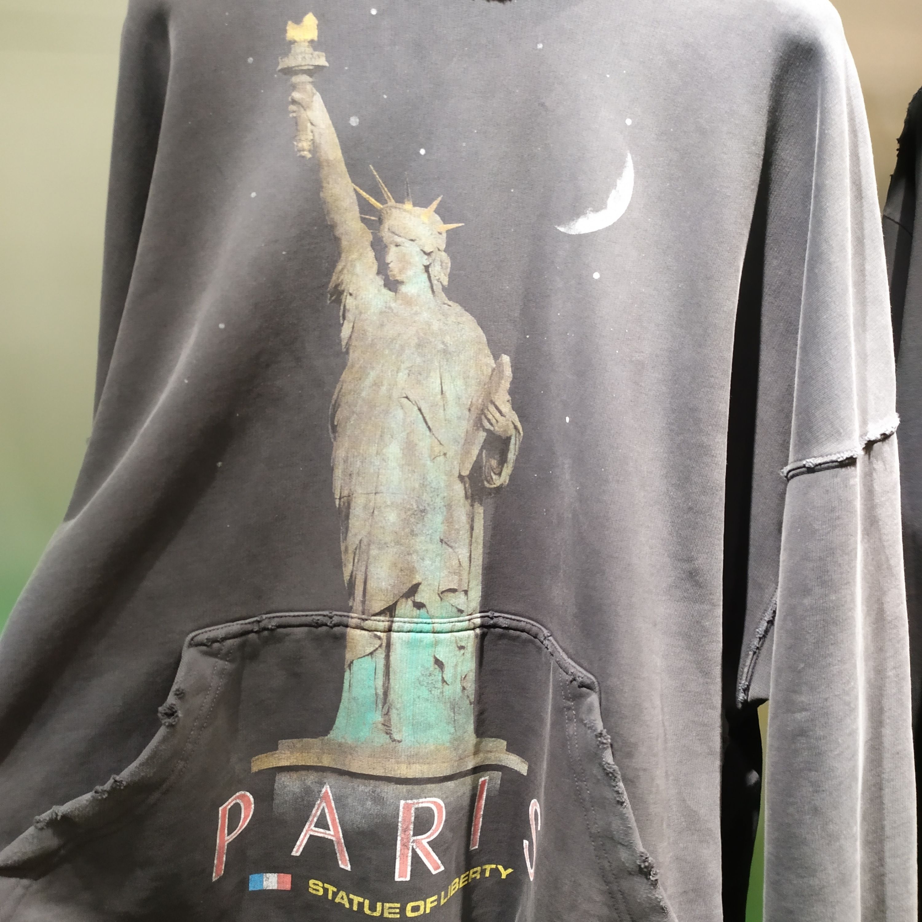 直営店【BALENCIAGA】パリ リバティ フーディー オーバーサイズ パリ直送!【BALENCIAGA】PARIS LIBERTY HOODIEオーバーサイズ