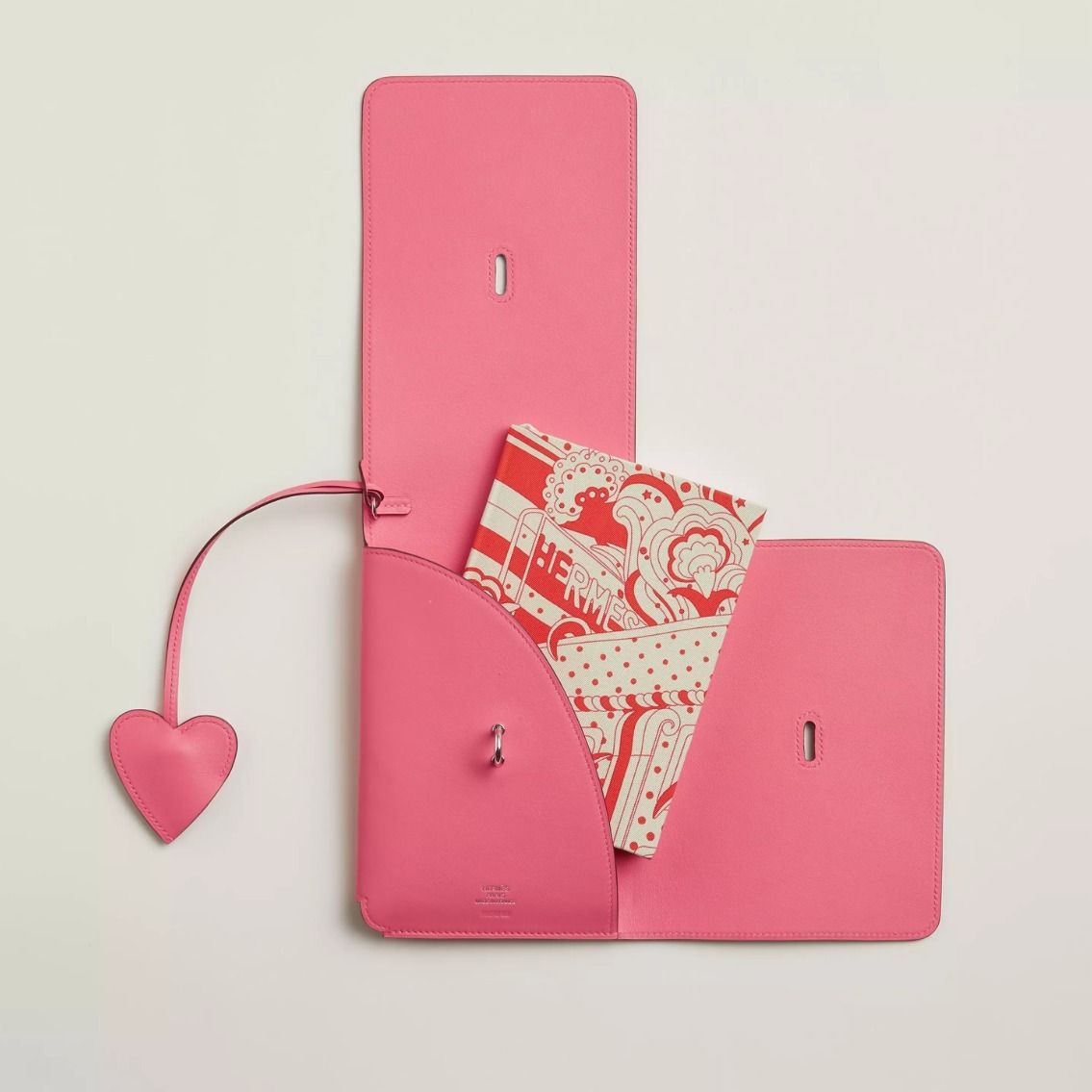 HERMES 最新作 手帳カバー 本革 ノートブック付き carnet Secret