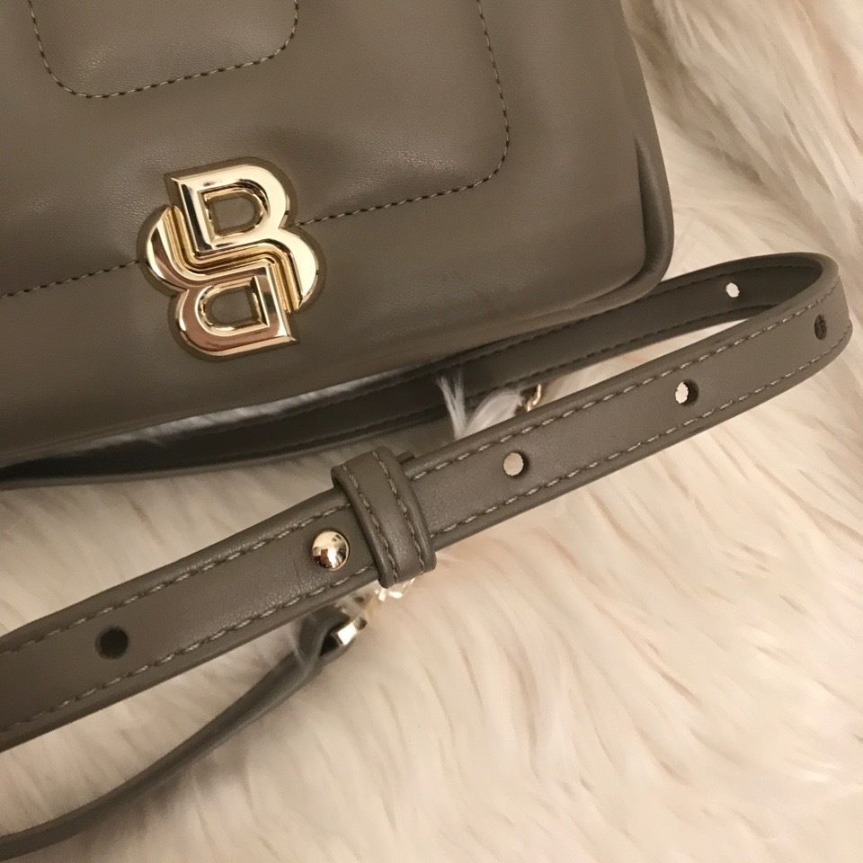 大谷真美子夫人使用HUGO BOSS ショルダーバッグ HUGO BOSS】大谷選手奥様 真美子夫人 キルティングショルダー