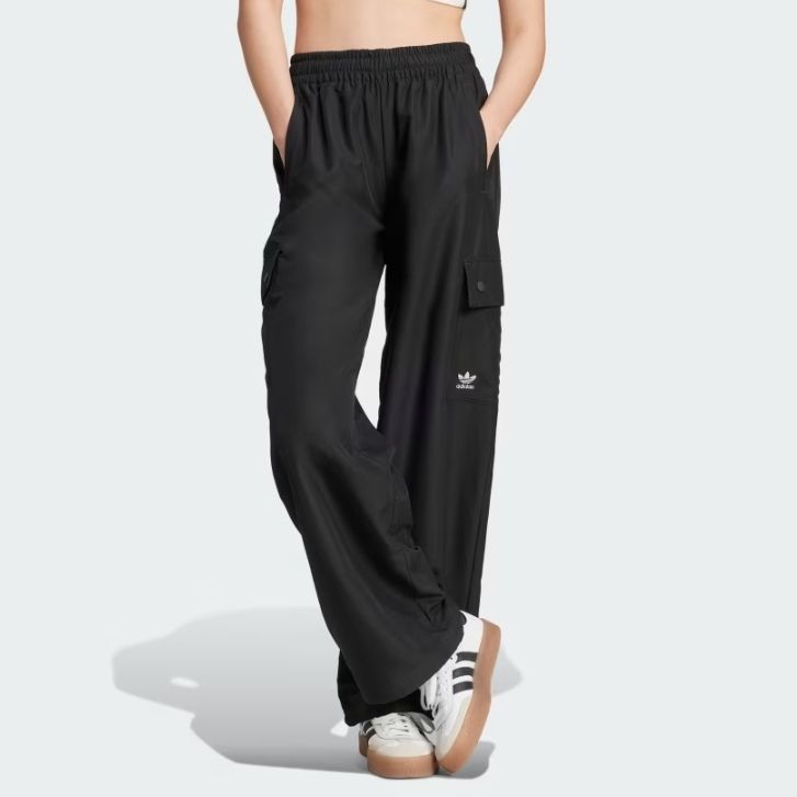 ★adidas★日本完売 Essentials Woven Cargo Pants カーゴパンツ ADIDAS Essential Woven Cargo Pants IX9974 4FK1278 (adidas