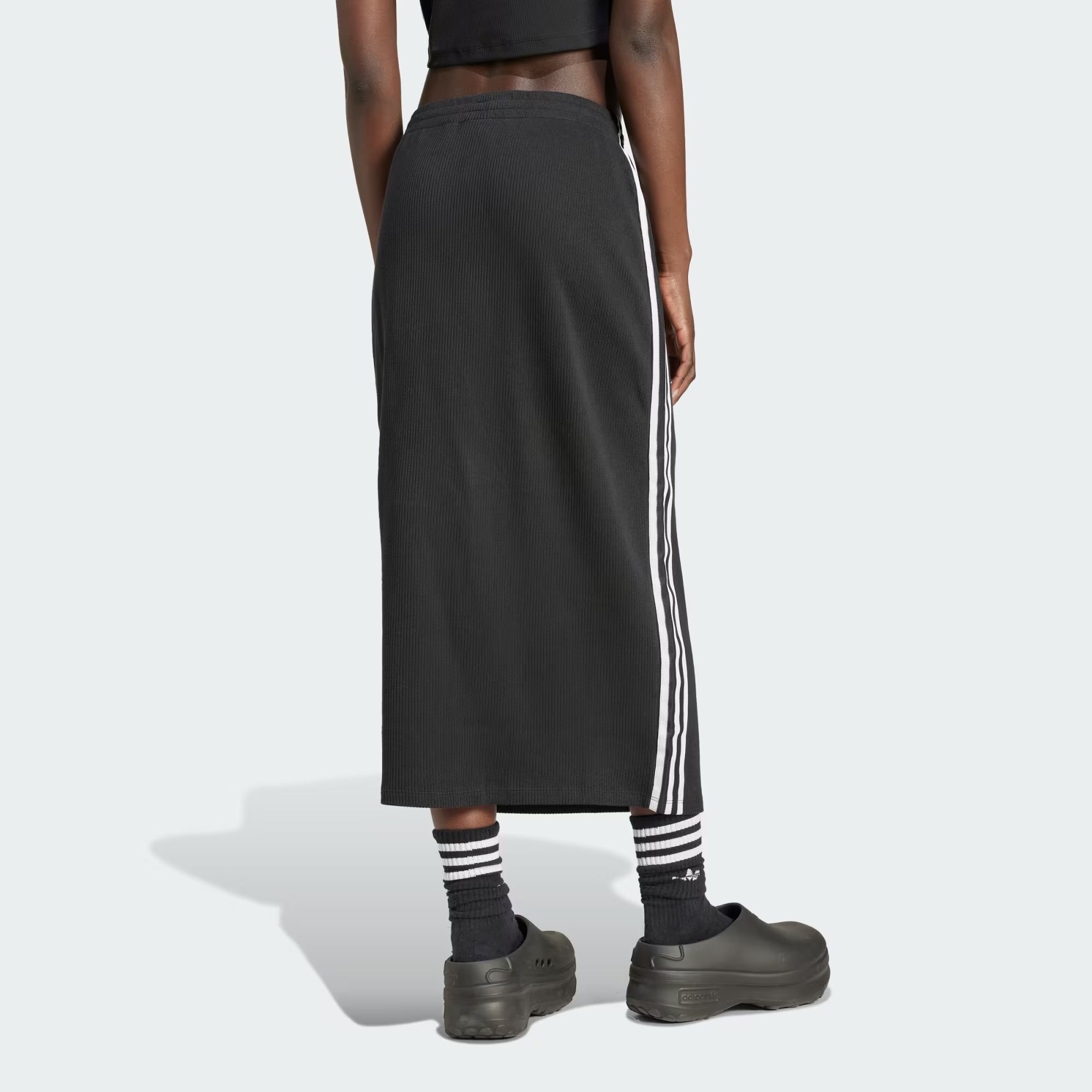 adidas】Adicolor ニット フルジップトップス&スカート セット