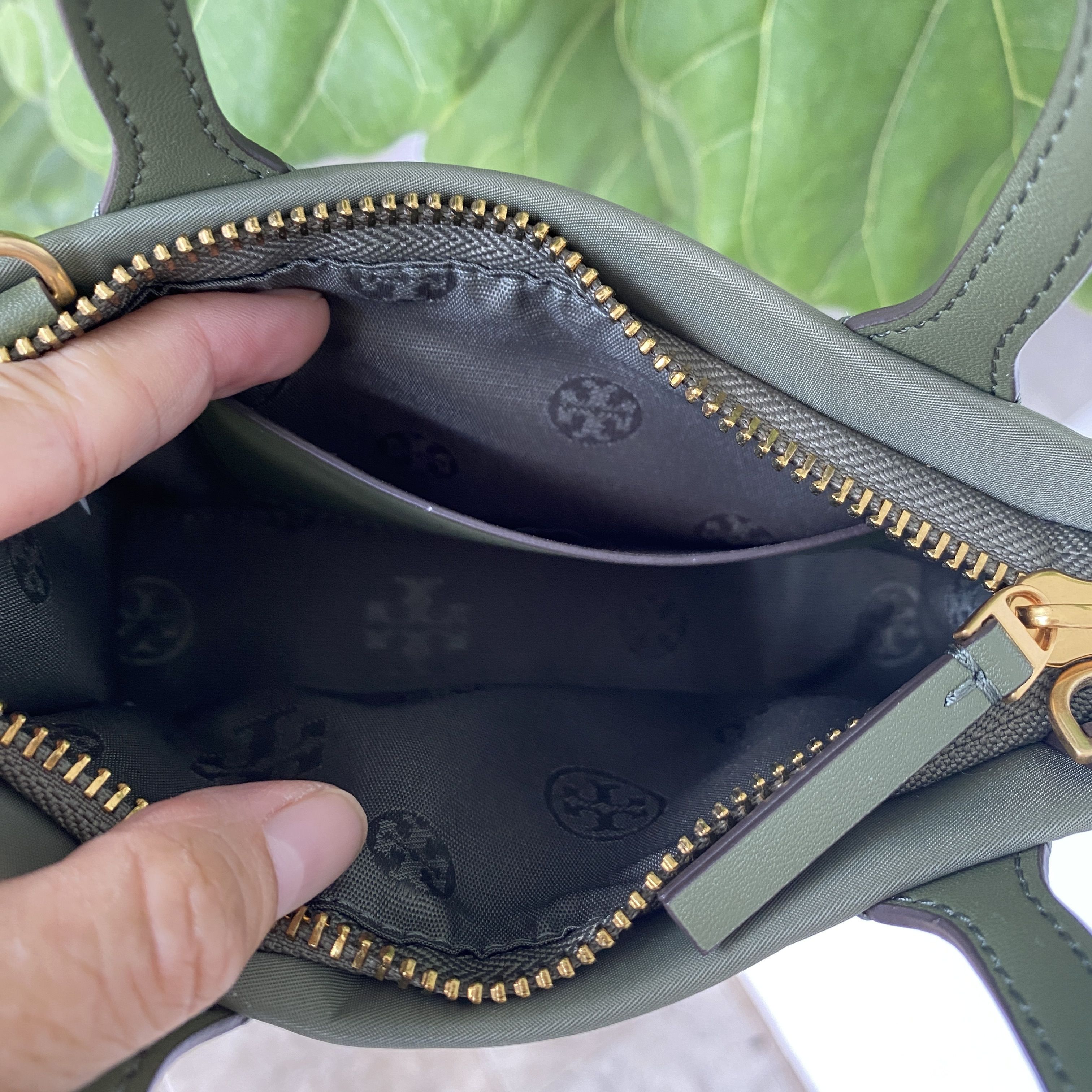 新色★TORY BURCH★ELLA MINI TOTE★スマホ収納可 新色☆TORY BURCH☆ELLA MINI TOTE☆スマホ収納可 (Tory Burch