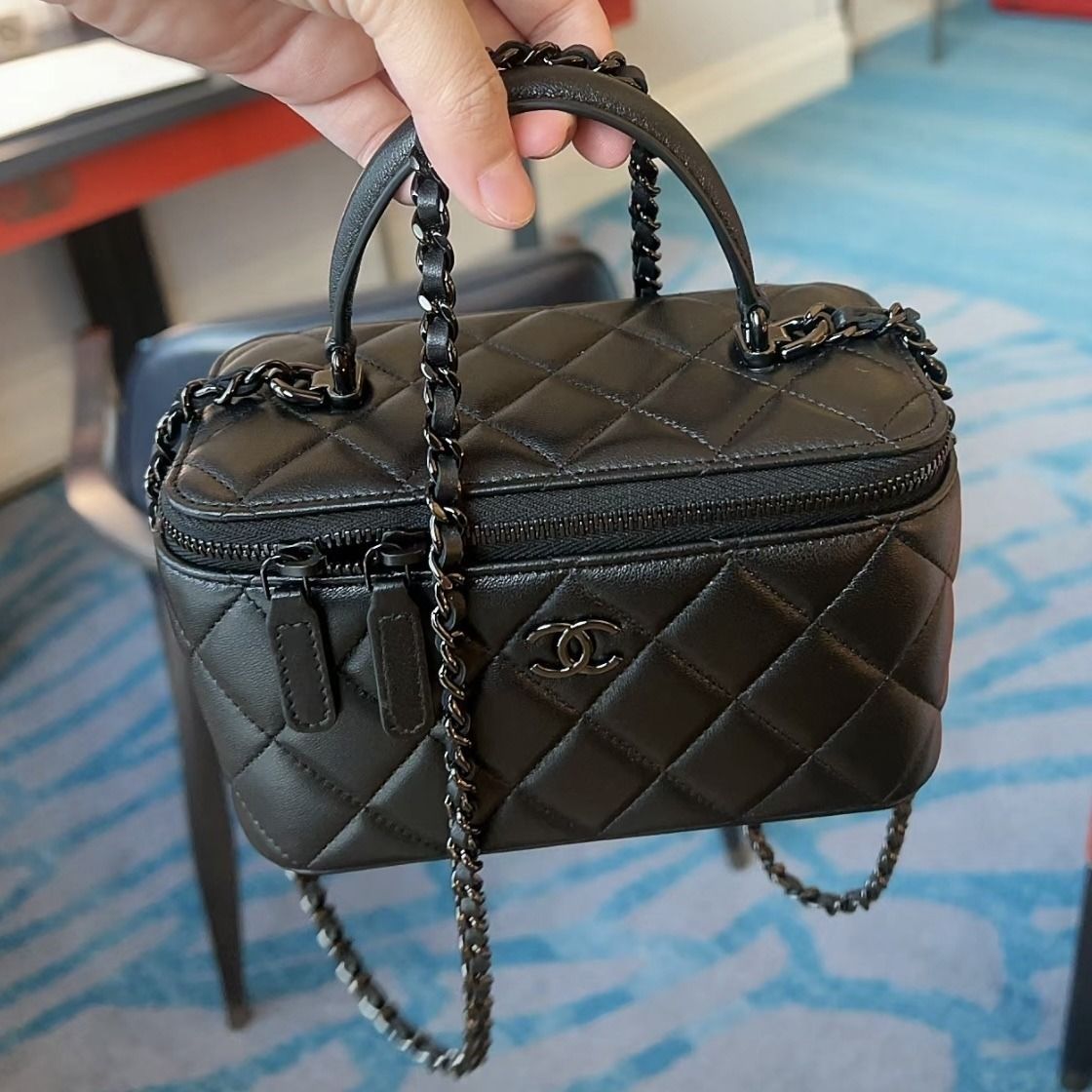 【クールでシックに♪】CHANEL So Black バニティバッグ 大人気☆】CHANEL ヴァニティバッグ ソーブラック(SO BLACK