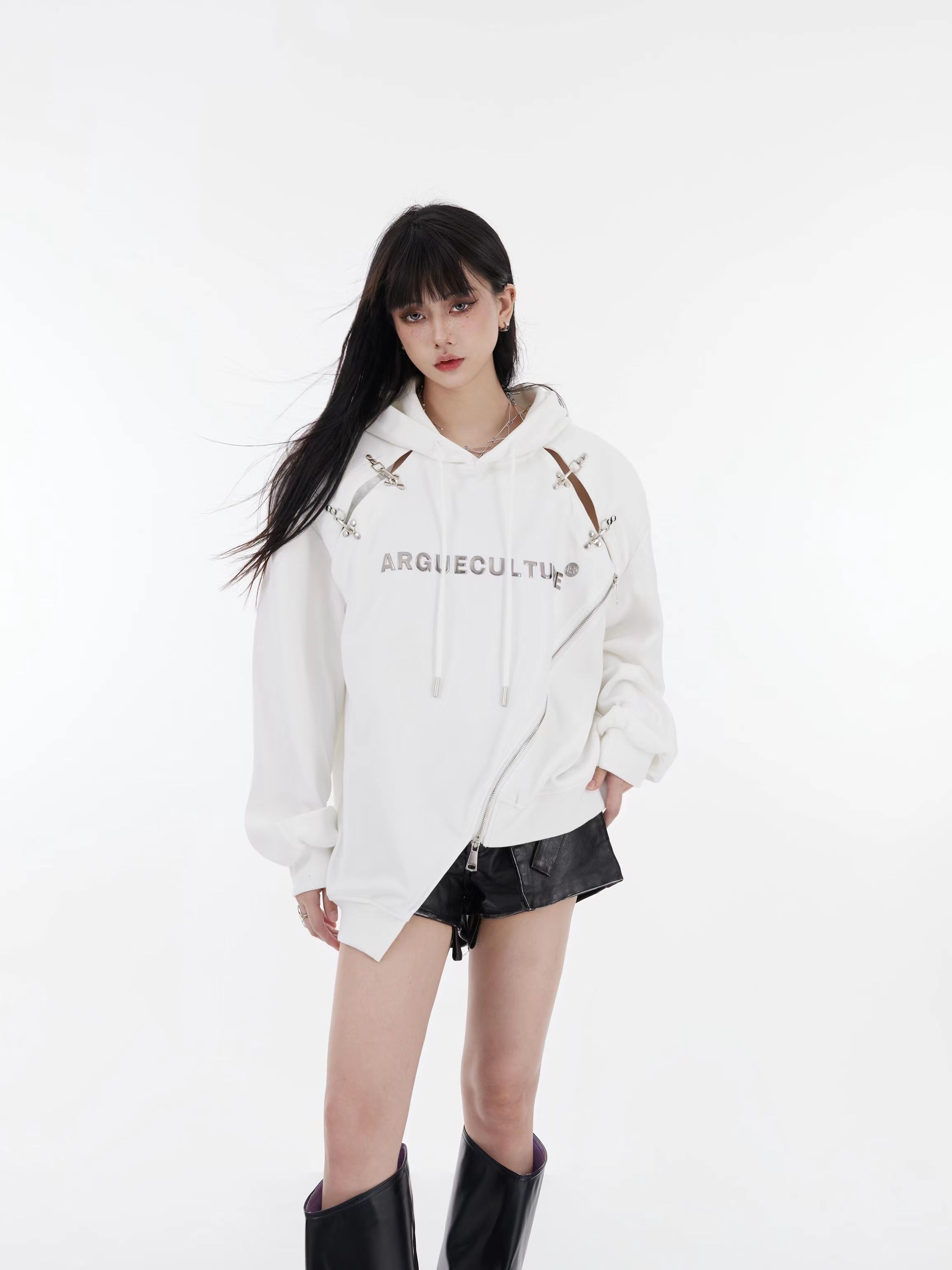 ArguE CulturE パーカーメタルホックロゴ入り肩パッドデザイン ArguE CulturE パーカーメタルホックロゴ入り肩パッドデザイン