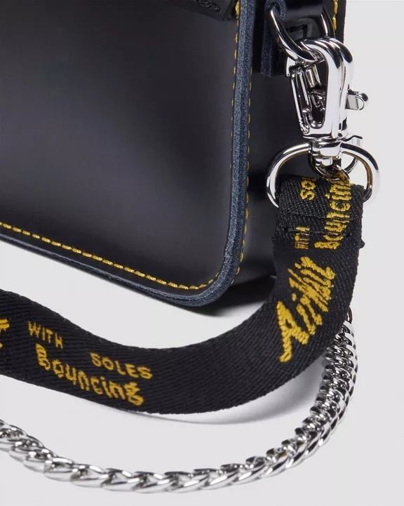 【Dr.Martens】クラシック 5インチ サッチェルバッグ Dr.Martens】クラシック 5インチ サッチェルバッグ (Dr.Martens