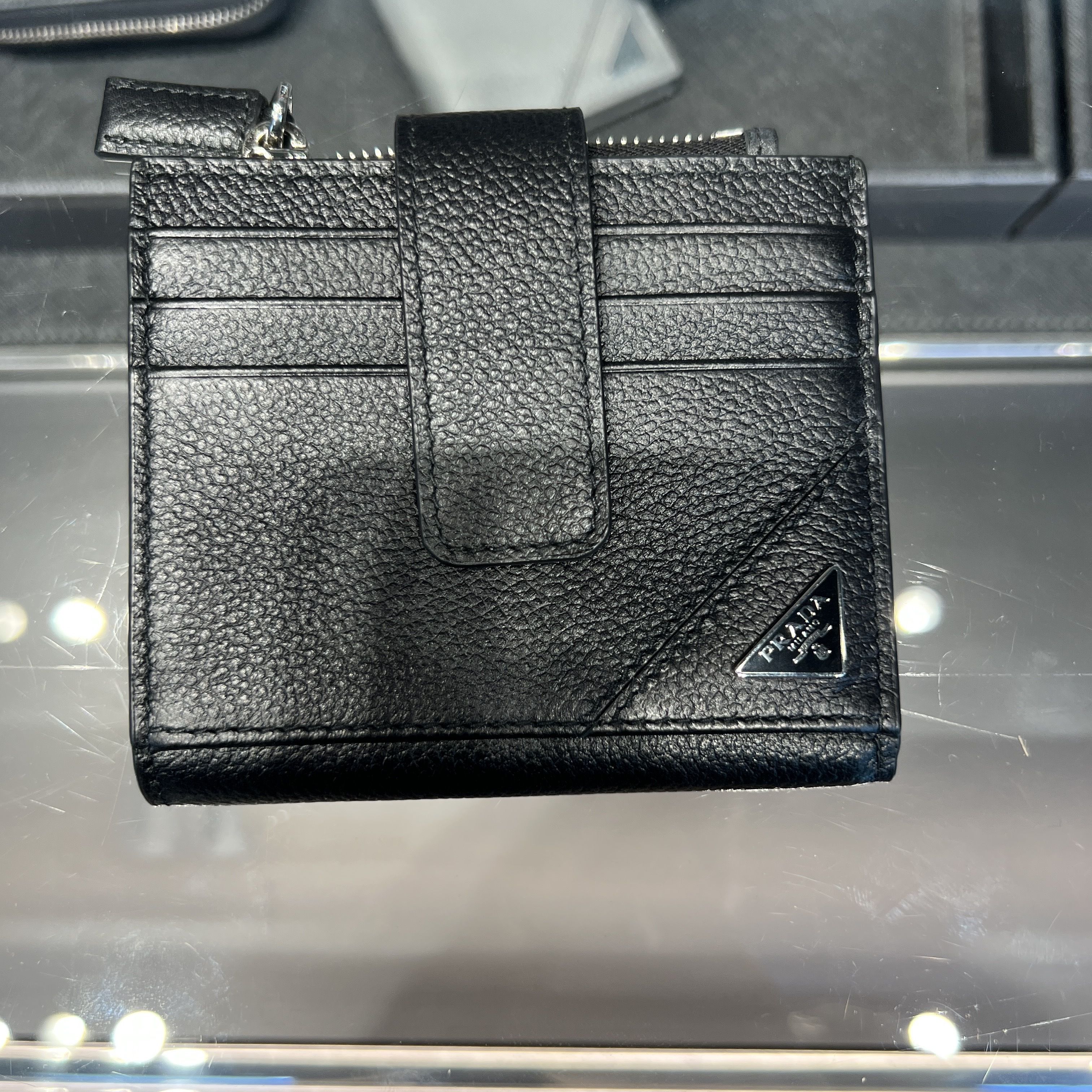 VIP価格! PRADA 二つ折り 折りたたみ財布 2MC066 PRADA((2MC066))(国内発送))三角ロゴコンパクト財布 (PRADA