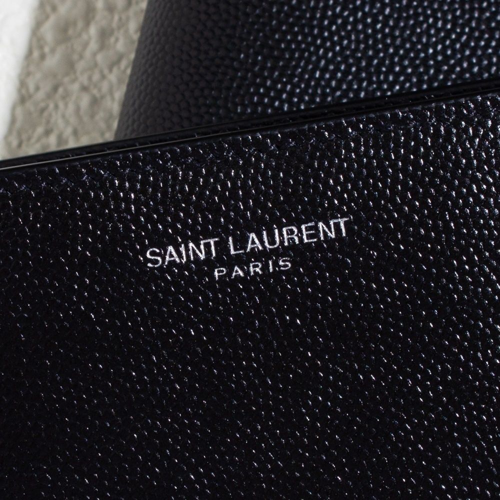 SAINT LAURENT EAST WEST WALLET 2つ折り 財布 コインパース付き SAINT LAURENT EAST WEST WALLET 2つ折り 財布 コインパース付き