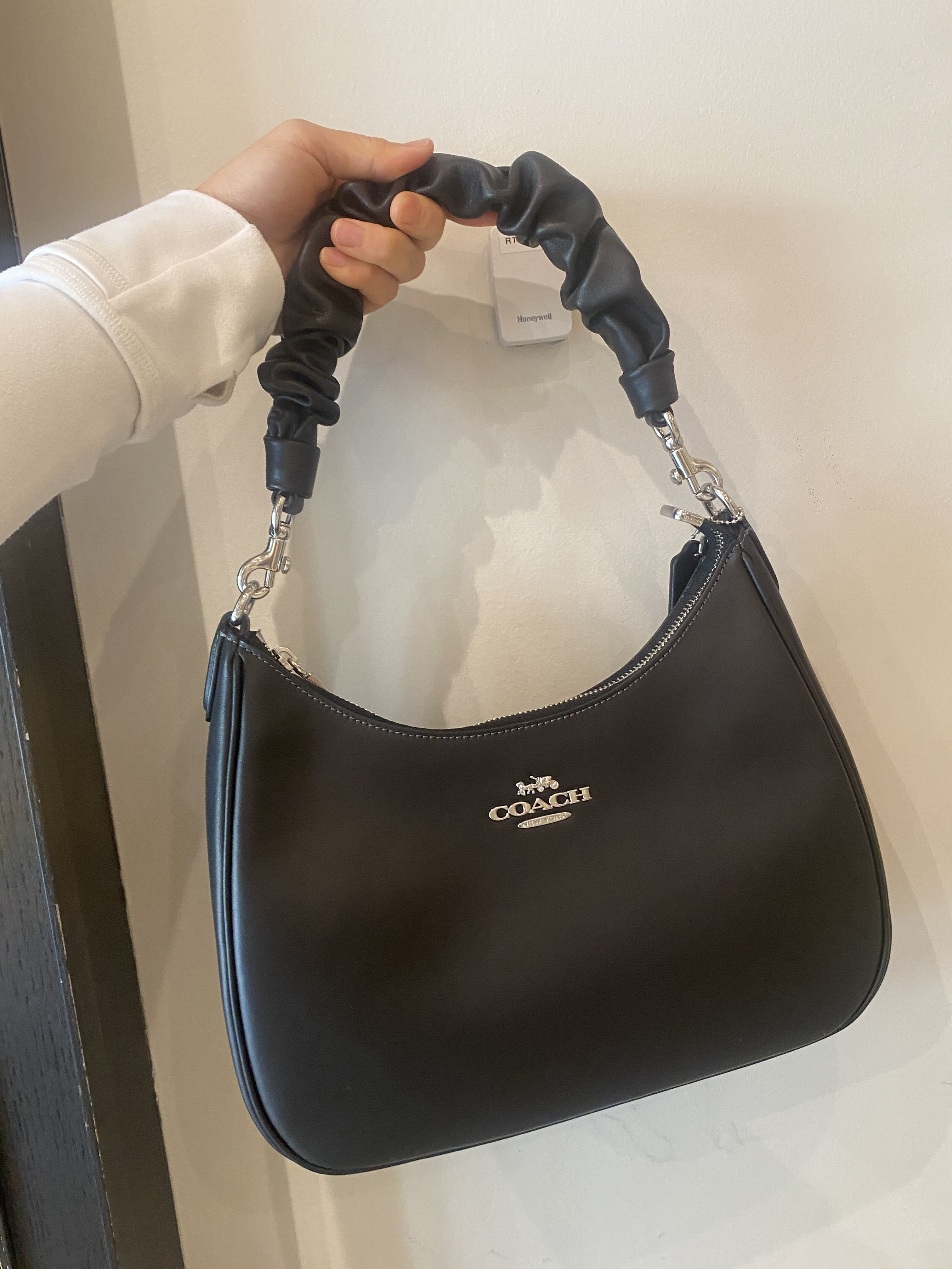 【COACH】くしゅくしゅレザー*テリ ホーボー バッグ CU126 COACH】くしゅくしゅレザー*テリ ホーボー バッグ CU126 (Coach