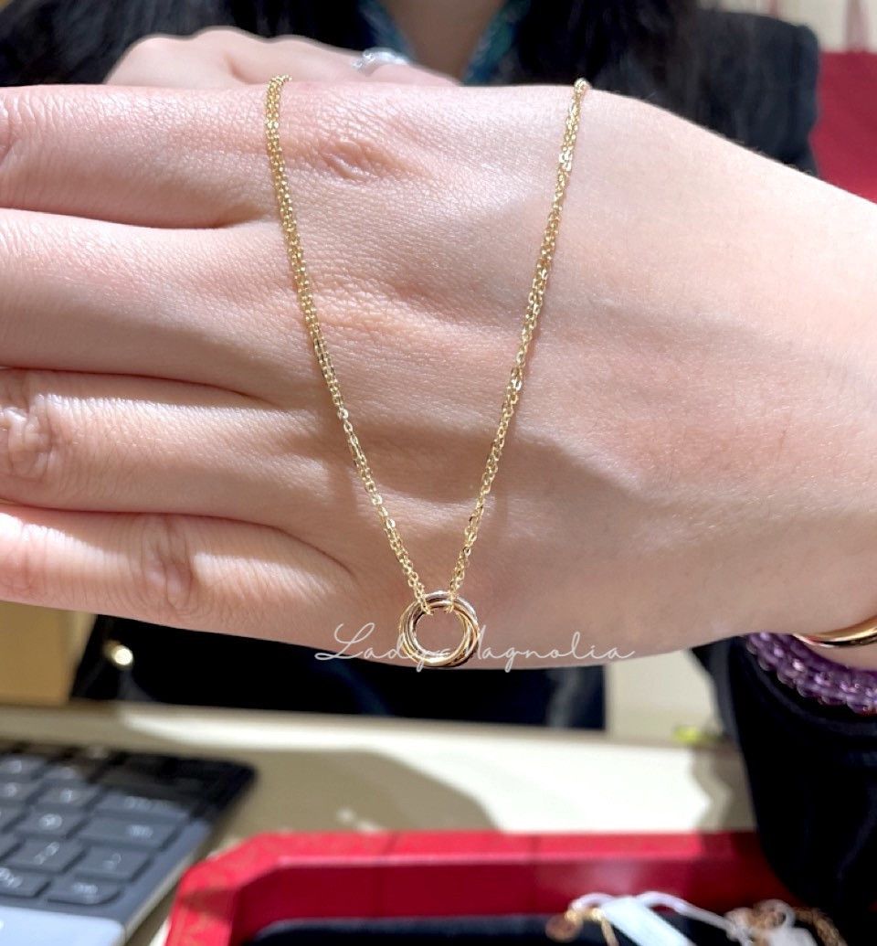 【Cartier】トリニティ 3 ゴールド カラー ネックレス ☆ 繊細美 Cartier】トリニティ 3 ゴールド カラー ネックレス ☆ 繊細美