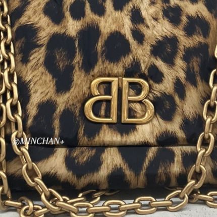 【BALENCIAGA】MONACO CHAIN BAG ミディアムチェーンバッグ ホワイト の ウィメンズ Monaco チェーンバッグ ミディアム