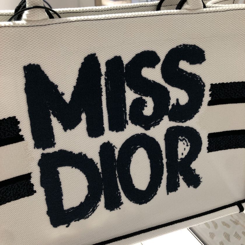 6万取引突破★UPS速達便利用!【DIOR】MISS DIORトートバッグ 6万取引突破☆UPS速達便利用!【DIOR／ディオール】TOTE バッグ