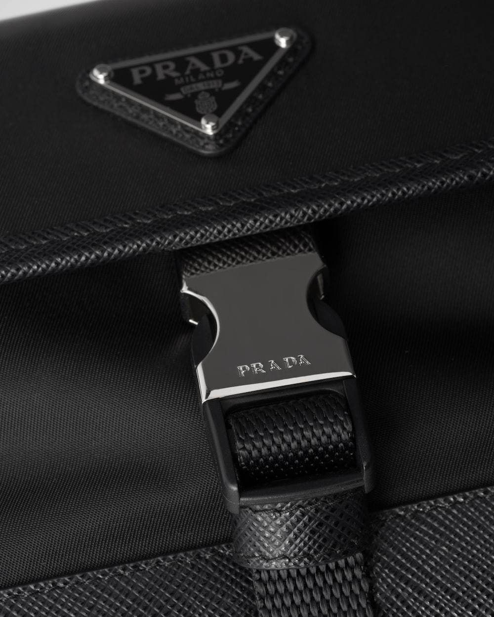 【PRADA】Re-Nylon×サフィアーノレザー スマホショルダーケース PRADA Re-Nylon xサフィアーノレザー スマートフォンケース