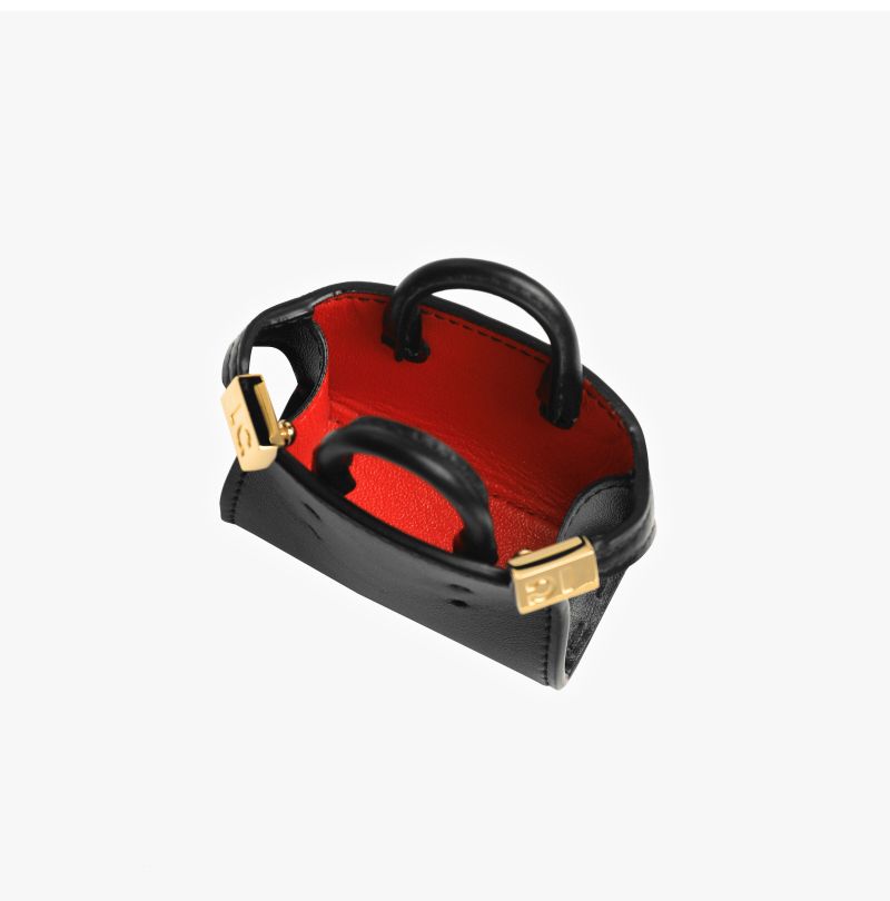 【FERRAGAMO】スモール ハグ ポーチ【関税送料込】 Hug handbag (XS) - Women | Ferragamo