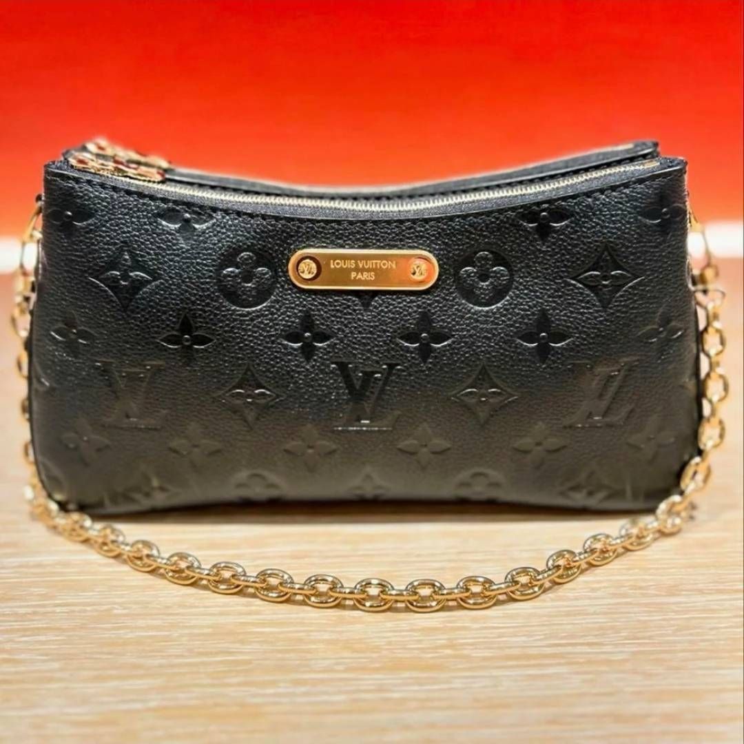 サイズ感が上品♪【LOUIS VUITTON】ポシェット・リヴ サイズ感が上品♪【LOUIS VUITTON】ポシェット・リヴ (Louis