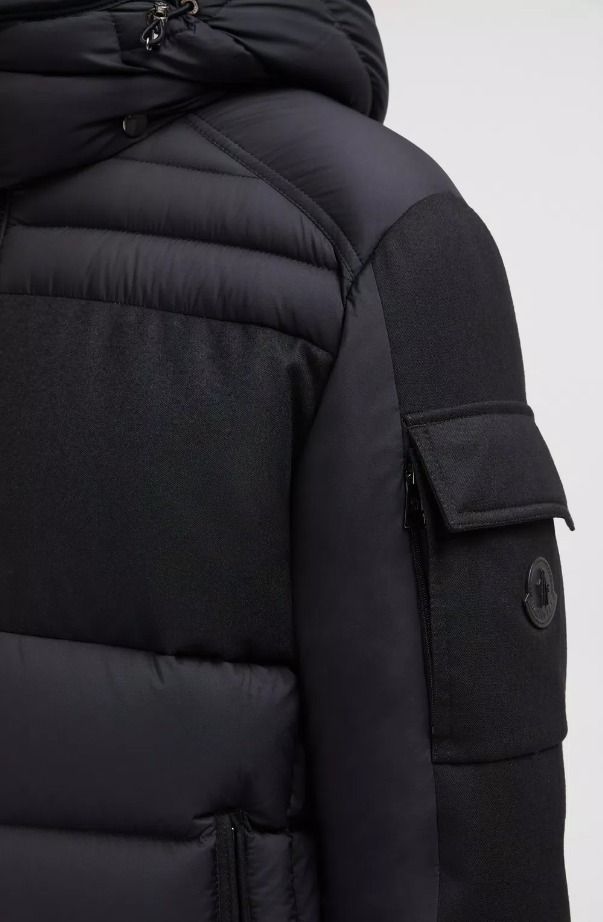 MONCLER 2024/25秋冬新作 フード付きダウンジャケット GIE MONCLER 2024/25秋冬新作 フード付きダウンジャケット BARBUSTEL