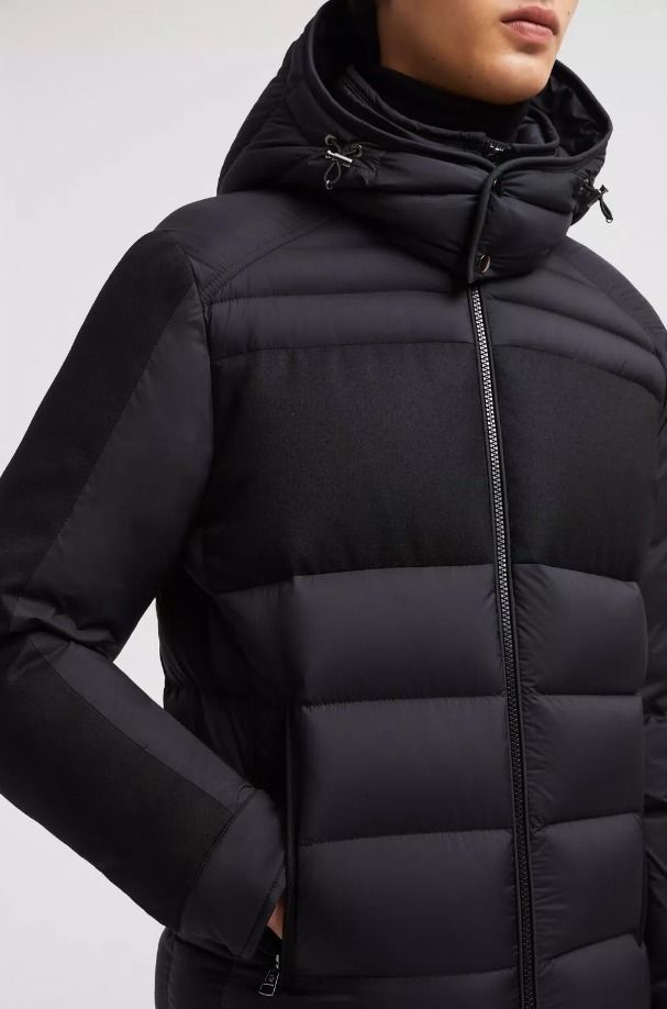 MONCLER 2024/25秋冬新作 フード付きダウンジャケット GIE MONCLER 2024/25秋冬新作 フード付きダウンジャケット BARBUSTEL