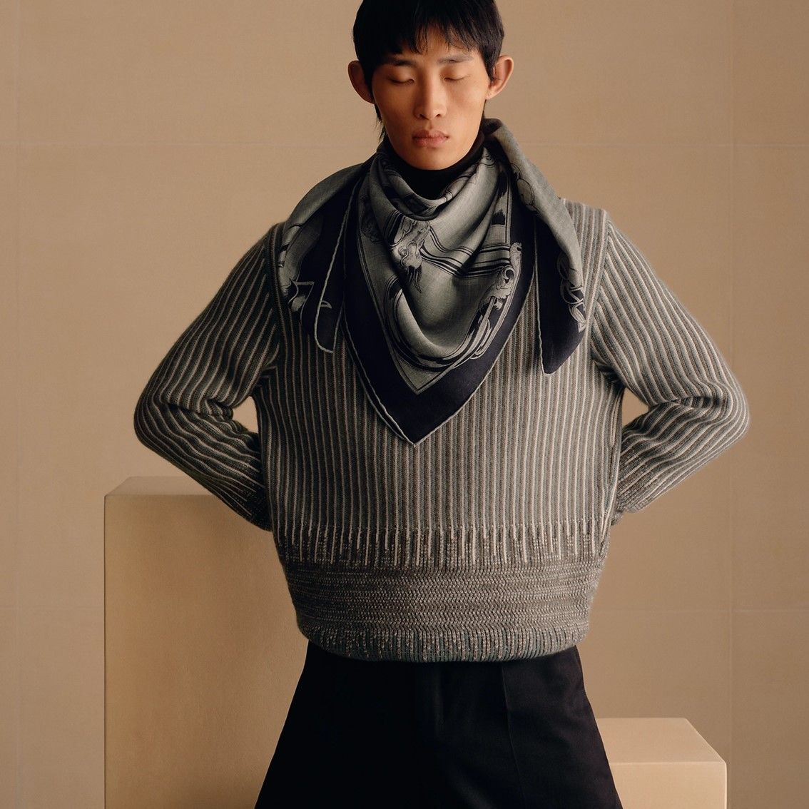 最高級 カレ 贈り物に☆お洒落】HERMES 100 メタリック エルメス 小物