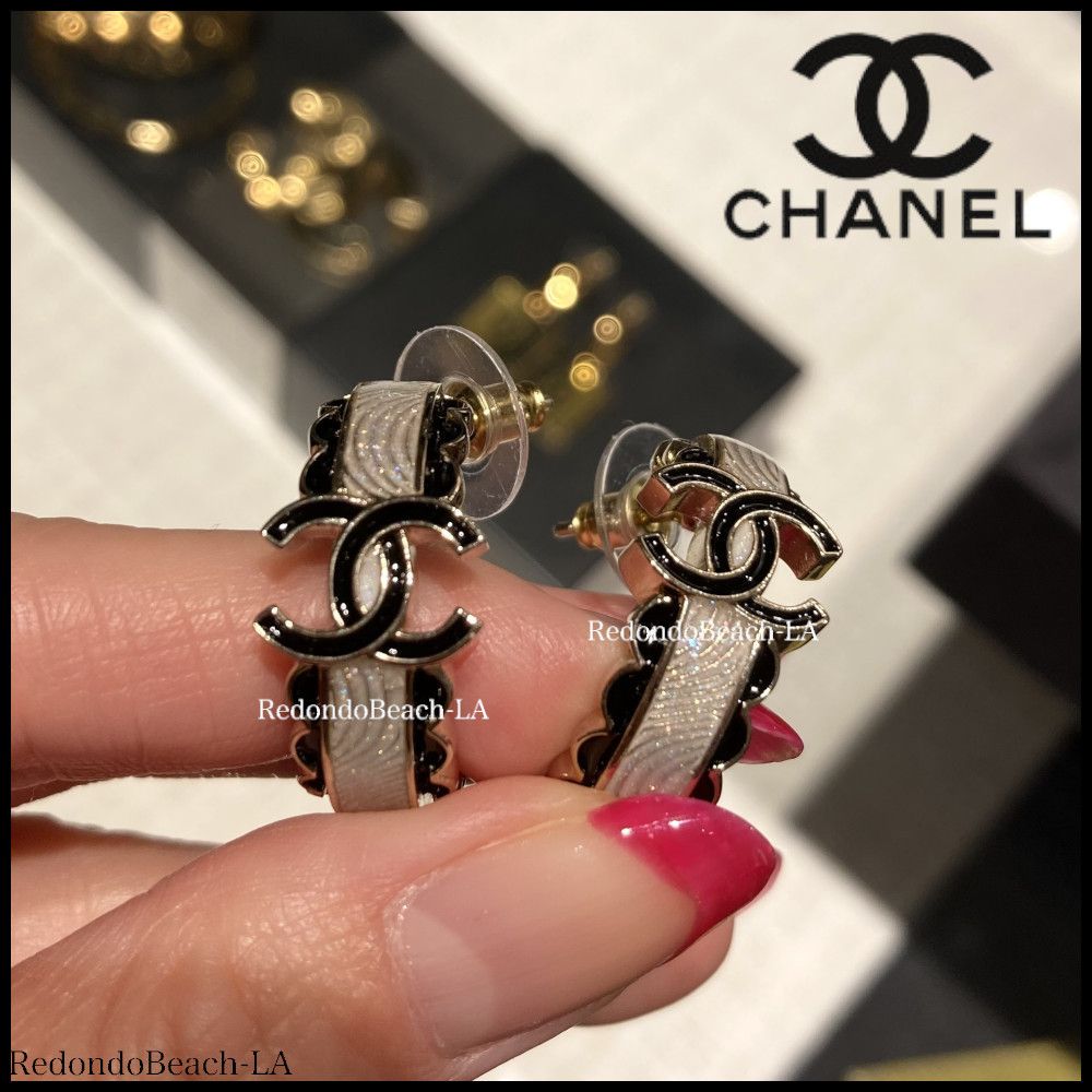 【キュートなフラワーペタル風】CHANEL★ピアス★24B限定 キュートなフラワーペタル風】CHANEL☆ピアス☆24B限定 (CHANEL
