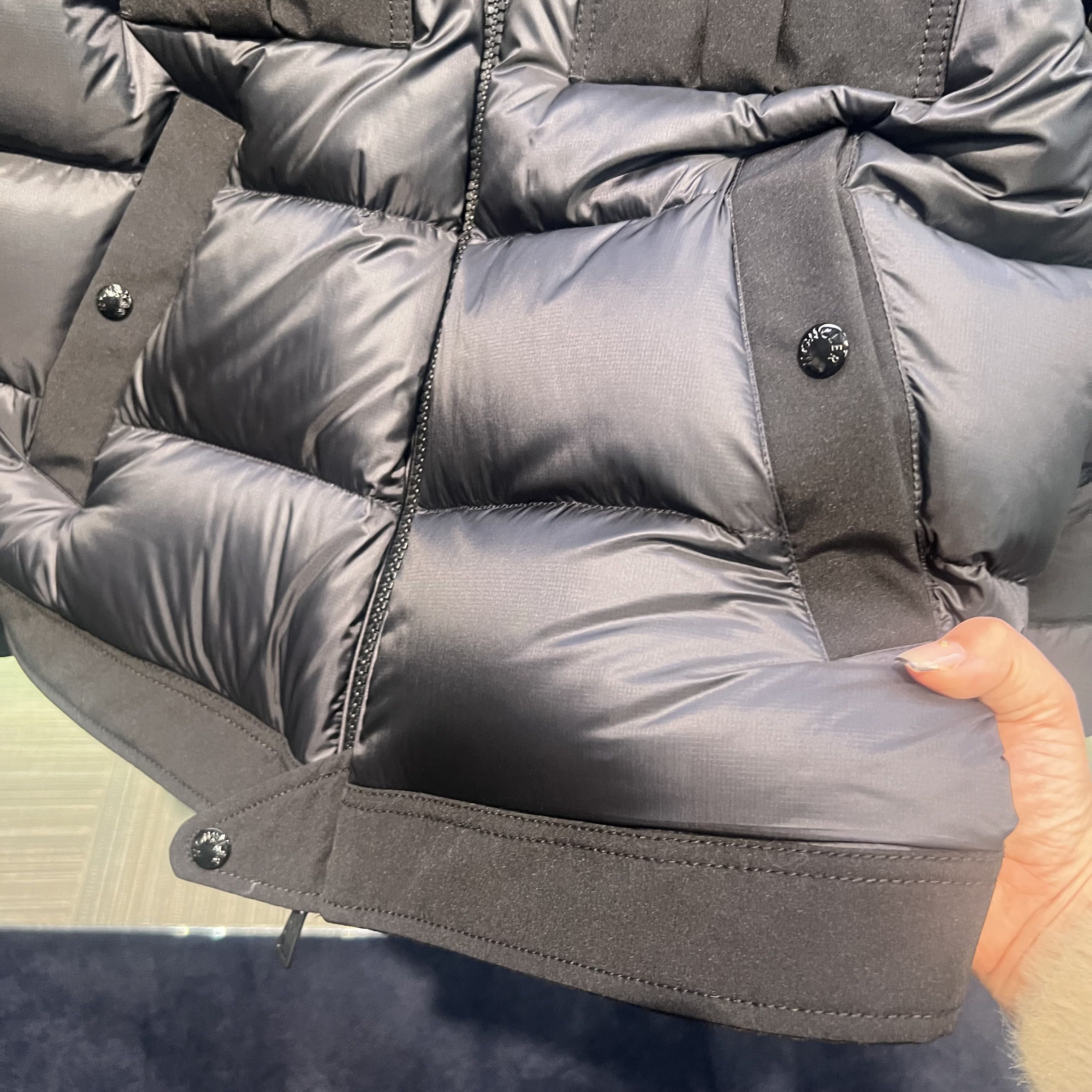 【MONCLER】日本未入荷 セール!CAMPEI お洒落ダウンジャケット MONCLER】日本未入荷 セール!CAMPEI お洒落ダウンジャケット