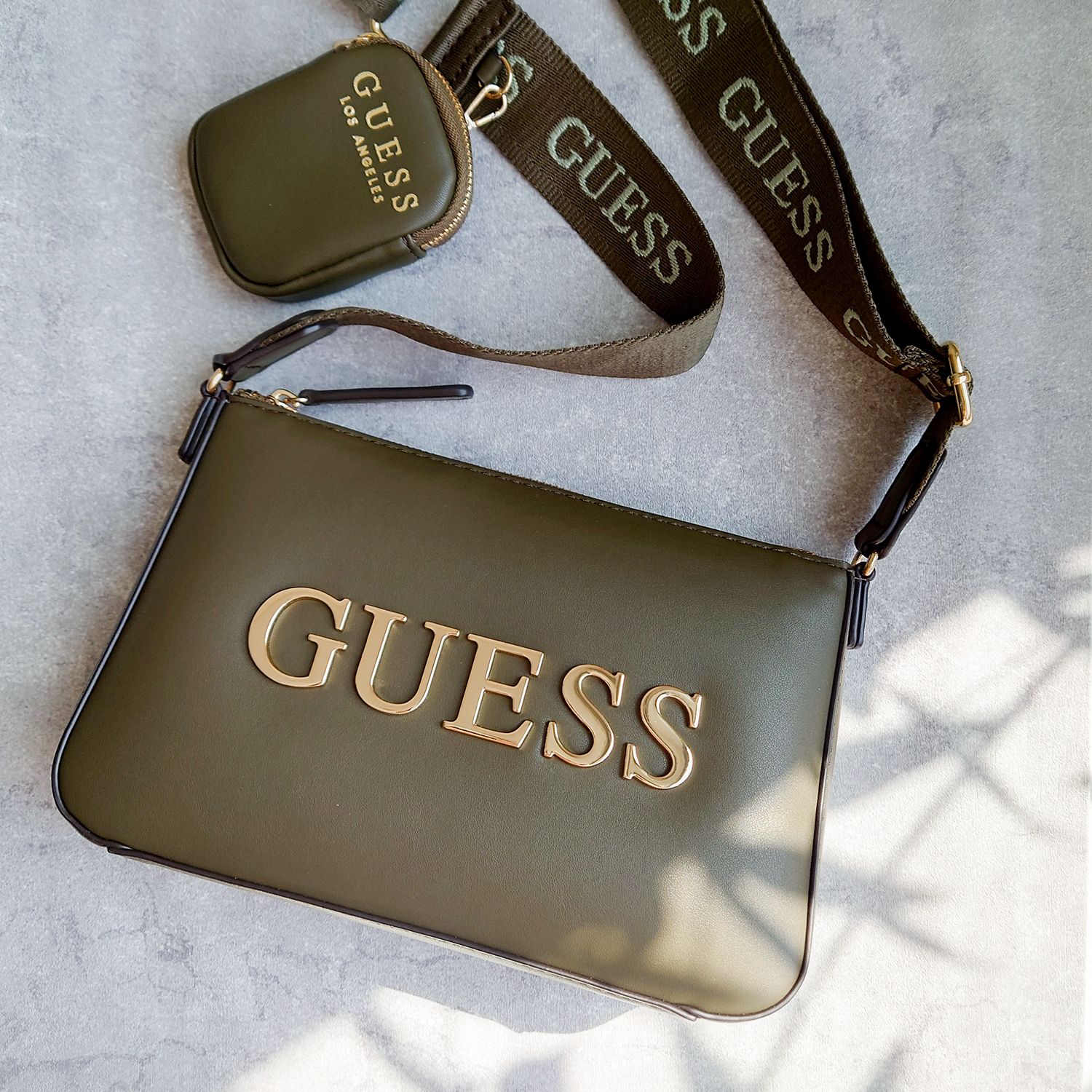 【国内発】ゲス メイジー SG938069 ショルダーバッグ 楽天市場】ゲス GUESS バッグ ショルダーバッグ SG938069 ココア