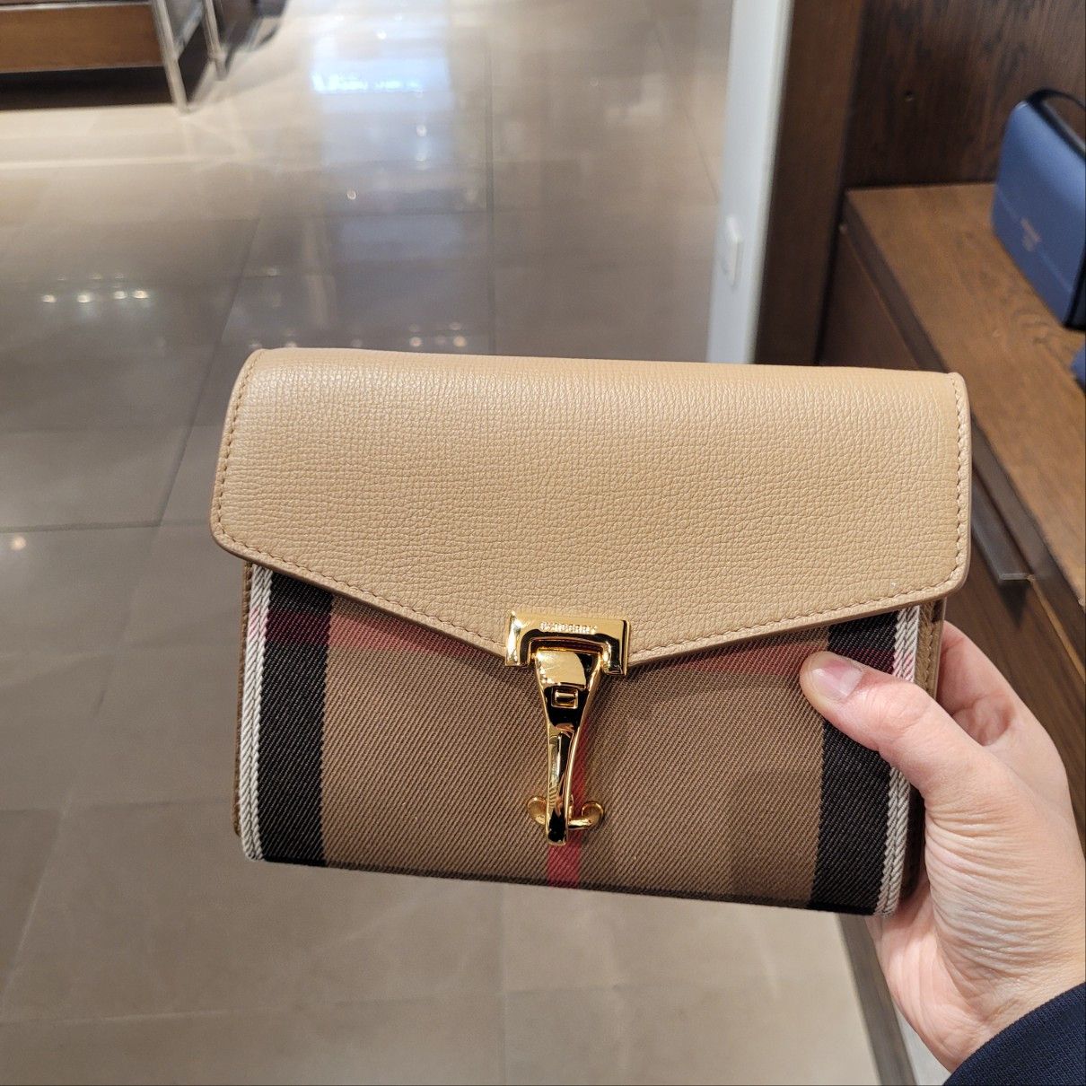 【関税込み】Burberry BABY マッケンチェック ショルダーバッグ ☆BURBERRY☆ベビー マッケン ショルダーバッグ☆ (Burberry