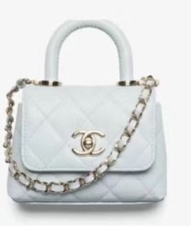 入手困難 CHANEL ココハンドル マイクロ 11cm ベージュ キャビア ◇入手困難◇『CHANEL』24k ココハンドル 11cm マイクロバッグ