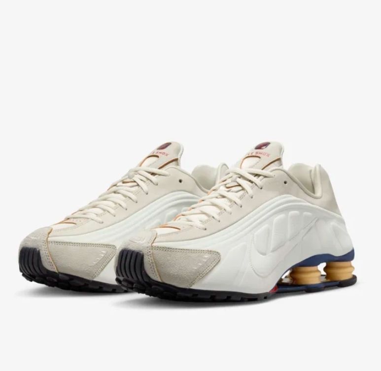 [Nike] NIKE SHOX R4 PRM ☆送料込☆ 人気 ☆NIKE☆ SHOX R4 PRM LIGHT IRON ORE PHANTOM (Nike