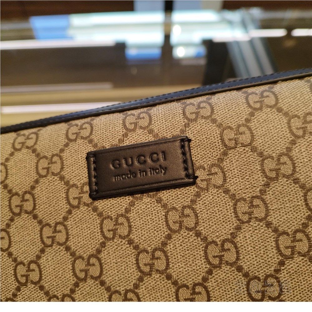 送料込み】SALE!!Gucciグッチ♪779861 (GUCCI/クラッチバッグ