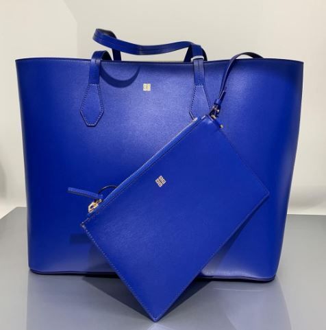早い者勝ち【GIVENCHY】ロゴ入り トートバック (GIVENCHY/トート