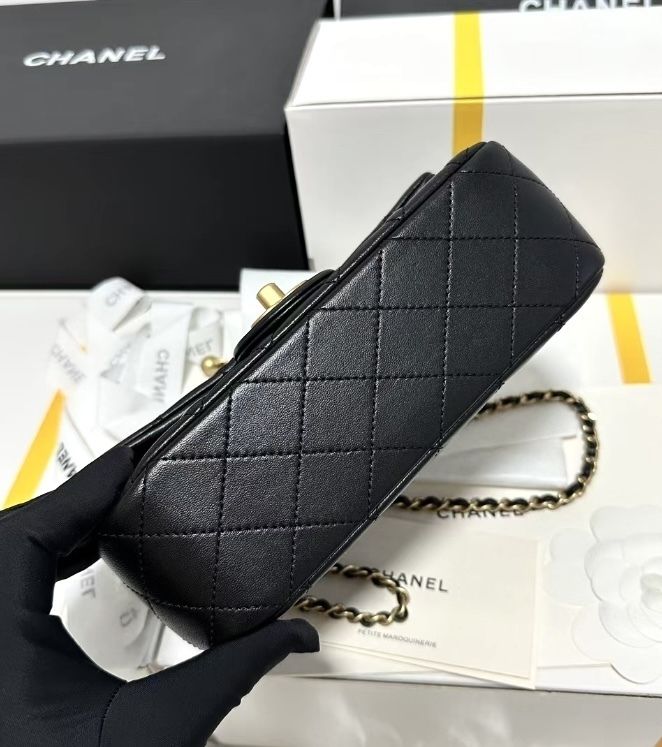 入手困難品】CHANEL☆ミニ フラップバック☆パールクラッシュ