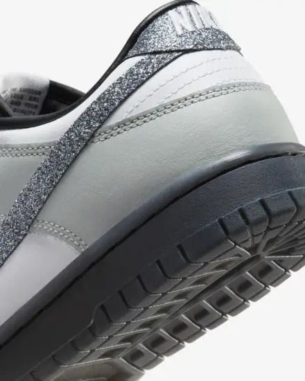 送料込み 追跡あり Nike Dunk Low 送料込み 追跡あり Nike Dunk Low LX (Nike/スニーカー) HQ3462