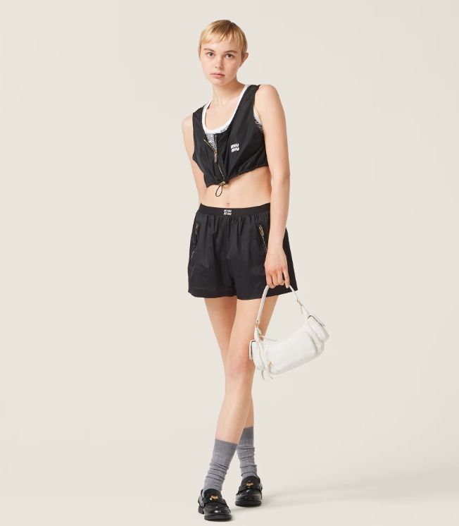送料無料》 MIU MIU Silk Tec Shorts with Printed Logo (MiuMiu