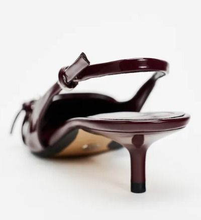 スペイン発送 ZARA レザーヒールサンダル レッドボルドー 最新作 スペイン発送 ZARA バックルスニーカーシューズ レッドボルドー