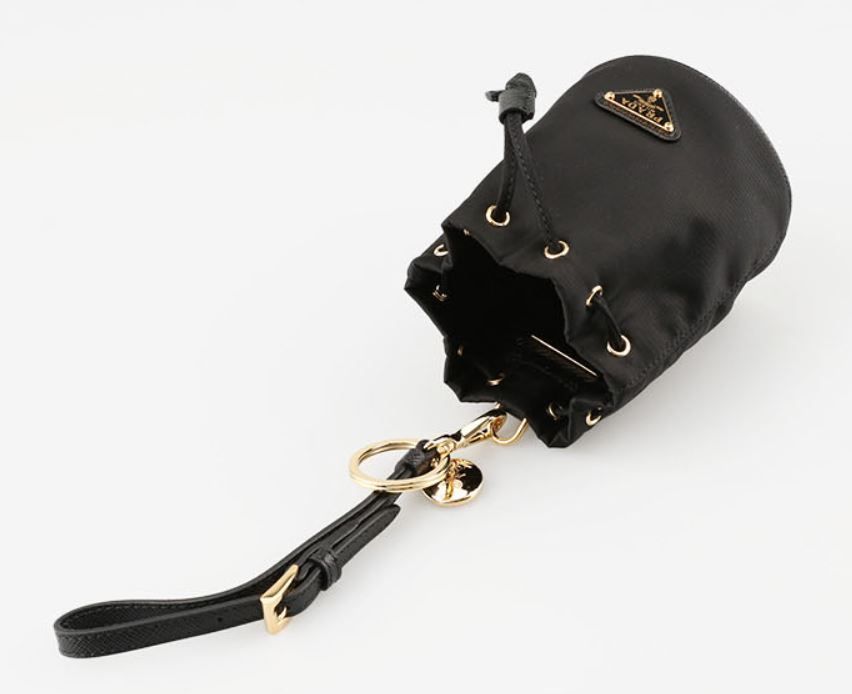 ◆送料・関税込◆PRADA ミニアイコン リナイロン バッグチャーム ネイビー ミニアイコン Re-Nylon バッグチャーム | PRADA