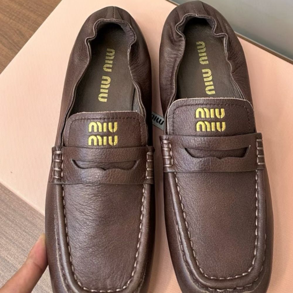 上品でエレガント》【MiuMiu】ナッパレザー ローファー (MiuMiu