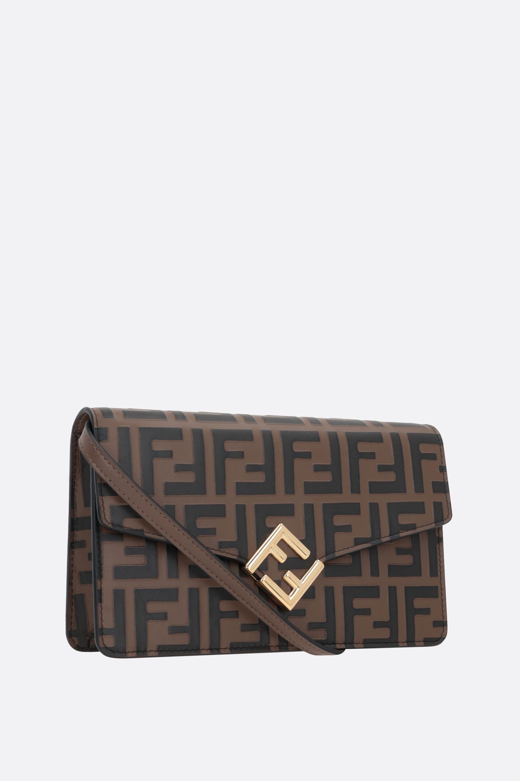 FENDI チェーン付き FFダイヤモンド 財布ショルダー (FENDI
