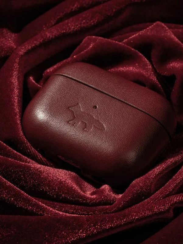 ☆国内発送☆ メゾンキツネ AirPods Pro 第2世代 レザーケース (MAISON KITSUNE/テックアクセサリー)  APPRO-WIN-MK-V2【BUYMA】
