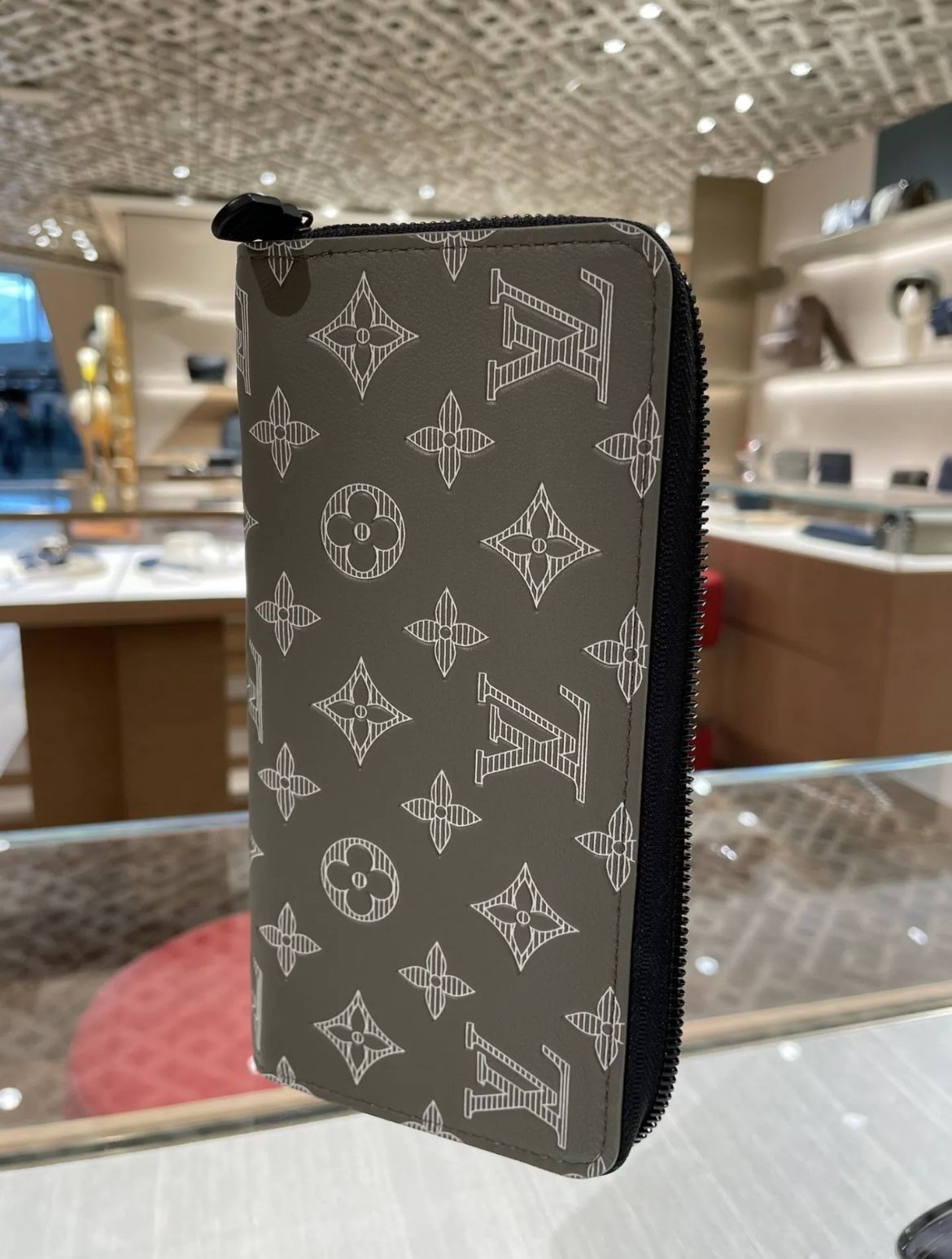 ルイヴィトン モノグラム ジッピーウォレット 長財布